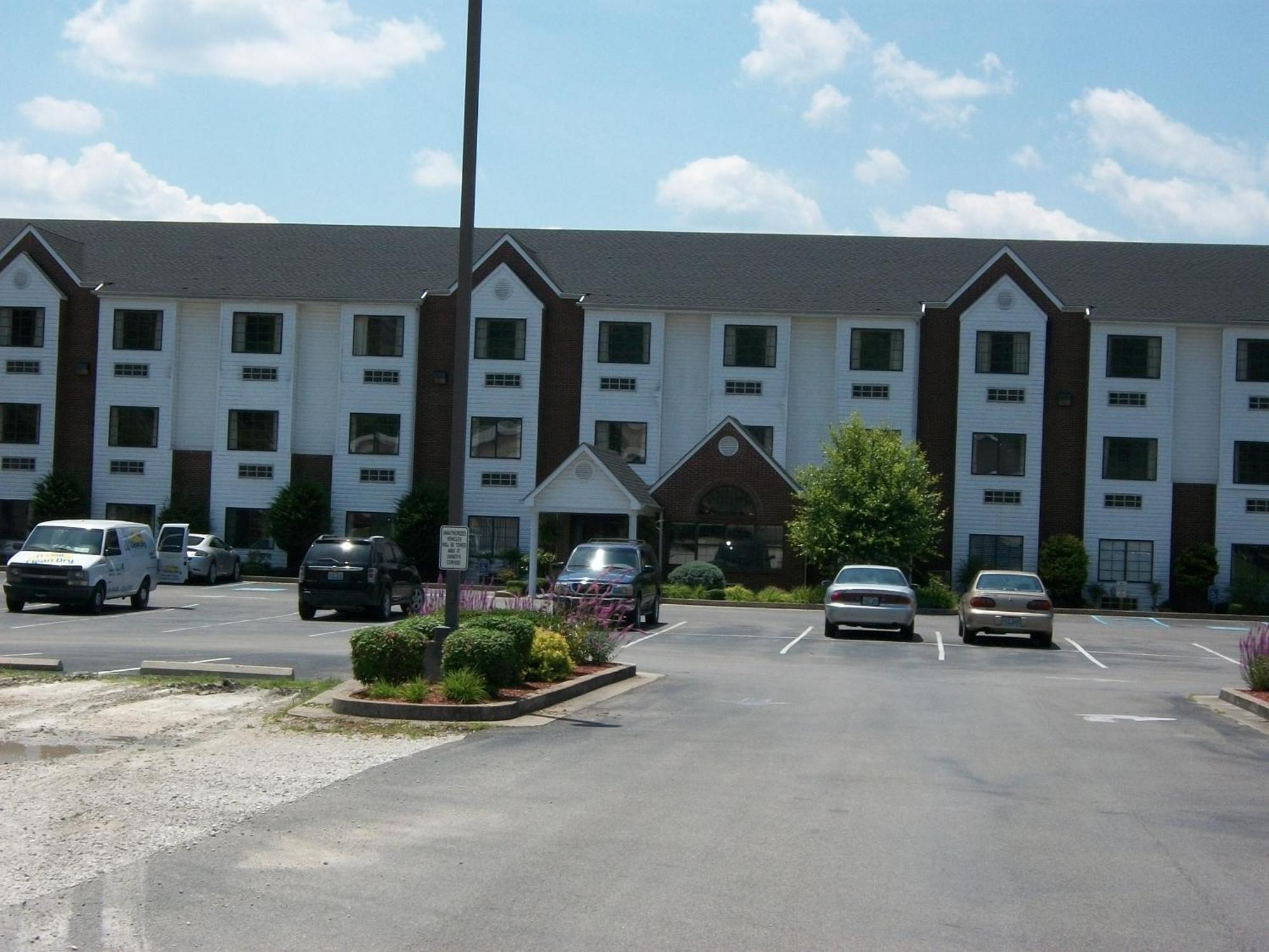 Quality Inn & Suites Prestonsburg Next To Mountain Arts Center Exterior photo